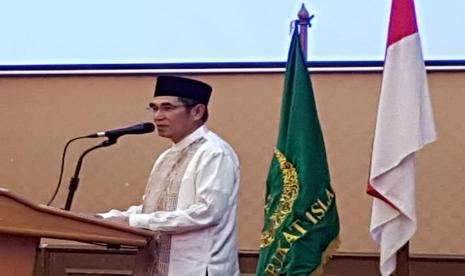 Hamdan Zoelva. Eks Ketua MK Hamdan Zoelva menyarankan revisi UU MK disetop hingga pemilu selesai.