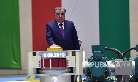 Pemerintah Tajikistan Ubah Masjid Jadi Bioskop. Presiden Tajikistan Emomali Rahmon. 