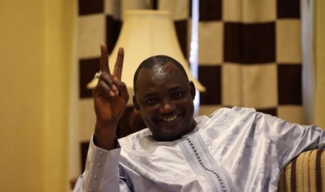 Presiden terpilih Gambia, Adama Barrow saat wawancara eksklusif dengan Reuters di Banjul, Gambia, 12 Desember 2016.