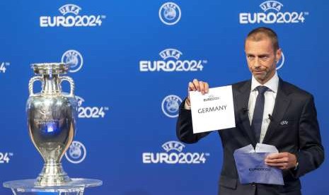 Presiden UEFA Aleksander Ceferin mengumumkan Jerman sebagai tuan rumah Piala Eropa 2024, Kamis (27/9).