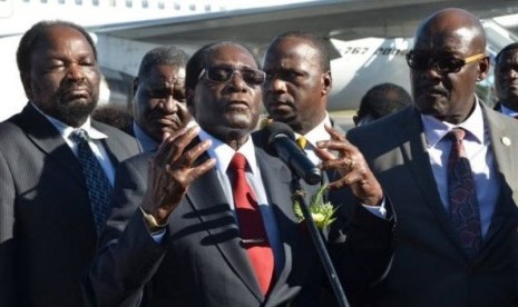 Presiden Zimbabwe Robert Mugabe berada di Havana, Kuba menghadiri penghormatan terakhir pada Fidel Castro.