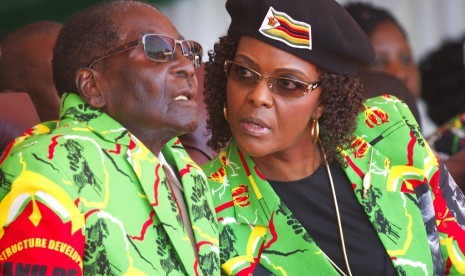 Presiden Zimbabwe Robert Mugabe dan Ibu Negara Grace Mugabe.