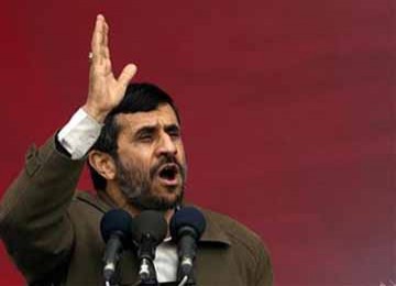 Presiden Mahmud Ahmadinejad mengecam Paul si gurita dalam pidatonya di Festival Anak Muda di Teheran.