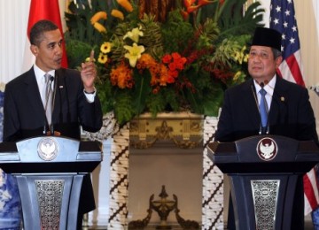 Presiden Susilo Bambang Yudhoyono  dan Presiden Amerika Serikat Barack Obama memberikan keterangan pers bersama di Istana Merdeka, Jakarta, Selasa