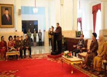 Presiden Susilo Bambang Yudhoyono memberi sambutan saat peringatan Hari Lansia