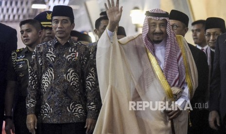 Presideng Joko Widodo (kiri) dan Raja Arab Saudi Salman bin Abdulaziz Al-Saud (kanan)