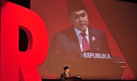 President Director Republika Media Mandiri, Erick Thohir, delivers his speech in Republika's award night on Tuesday. 