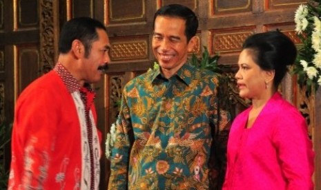 Presiden Joko Widodo bersama ibu Iriana Jokowi berbincang dengan Wali Kota Solo  FX Hadi Rudyatmo (ilustrasi)