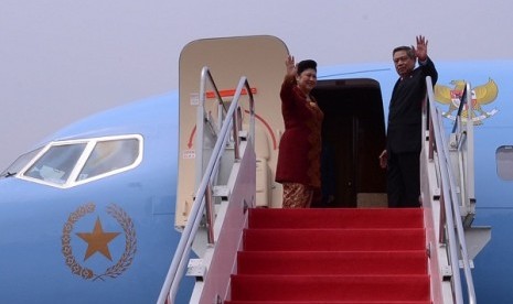 President Susilo Bambang Yudhoyono (right) and First Lady depart for Myanmar on Saturday, May 10, 2014.