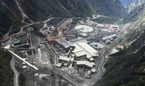 An aerial view of a giant mines run by U.S. firm Freeport-McMoran Cooper & Gold Inc., at the Grassberg mining operation, in Papua.