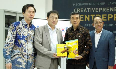 President University (Presuniv) dan Sungshin Womens University dari Korea Selatan meresmikan kolaborasinya dengan mendirikan K-Food Instutite. Peresmian dilakukan di pusat akselerator bisnis Presuniv, yakni di SetSail BizAccel–President University Business Accelator, yang berlokasi di area Medical City, kawasan industri Jababeka, Cikarang.