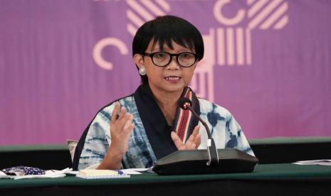 Press briefing pekanan secara daring Menteri Luar Negeri RI Retno Marsudi membahas berbagai isu termasuk presidensi RI di DK PBB, Jakarta, Jumat (7/8) 