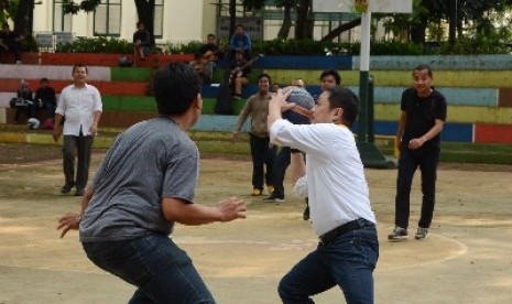 Pria perlu sering berolahraga untuk menghindari penyakit prostat saat usia sudah mulai berumur.