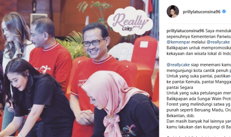 Prilly ikut mempromosikan Wonderful Indonesia di akun Instagramnya.