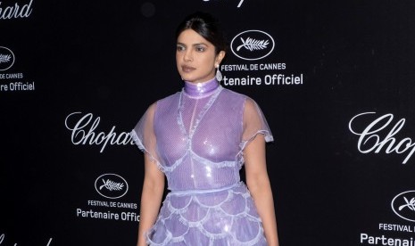 Priyanka Chopra. Bintang film asal India, Priyanka Chopra Jonas memberikan bocoran mengenai proyek film selanjutnya. Istri penyanyi Nick Jonas itu mengatakannya saat dia mengadakan sesi Ask Me Anything bagi penggemarnya di akun Twitter @priyankachopra beberapa waktu lalu. 