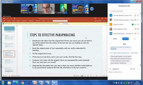 Prodi Bahasa Inggris dan Sastra Inggris Universitas BSI (Bina Sarana Informatika) bekali mahasiswa semester dua dengan webinar Academic Writing Paraphrasing Techniques for Academic Writing.