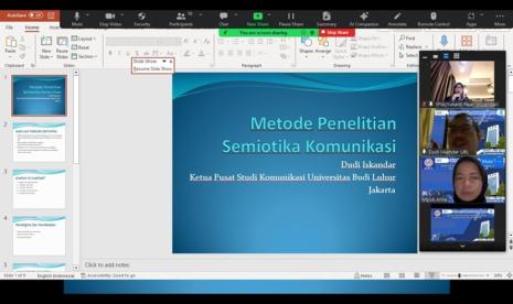 Prodi Ilmu Komunikasi Universitas BSI (Bina Sarana Informatika) menggelar seminar daring bertajuk Semiotika dalam Riset Komunikasi pada Selasa (23/1/2024). Kegiatan ini dihadiri oleh seluruh dosen yang mengajar di Prodi Ilmu Komunikasi Universitas BSI, bertujuan untuk memberikan pemahaman mendalam tentang metodologi penelitian kualitatif, khususnya dalam konteks semiotika sebagai bentuk penelitian teks.