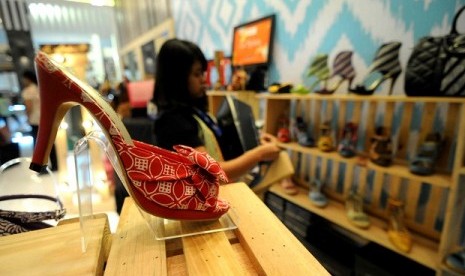 Products of small medium enterprise (SME) are on display in an exhibition in Jakarta.Singapore, Thailand, and Malaysia outnumber Indonesia in term of entrepreneurship. (illustration)  