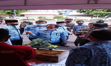 Produk madu Klanceng milik Kelompok Tani Trigona Prigi Makmur binaan Rumah Zakat mendapat kesempatan  tampil dalam event Silaturahmi Kebhinekaan yang diselenggarakan di Pendopo Bupati Banjarnegara, Selasa (22/9).