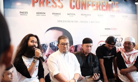 Produser dan pemain film 212 The Power of Love menggelar jumpa pers.