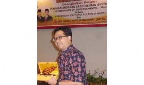 Prof Dr Djarot Sulistio Wisnubroto 