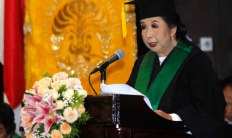 Prof Dr. dr. Damayanti R. Sjarif, Sp.A(K) pada pidato pengukuhannya sebagai Guru Besar Fakultas Kedokteran Universitas Indonesia (FKUI) Departemen Ilmu Kesehatan Anak di Aula Imeri Kampus Salemba, Jakarta Pusat, Rabu (18/12).