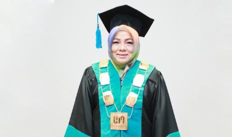 Prof Dr Dwiza Riana  SSi  MM  MKom.