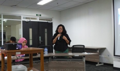 Prof Dr Endang L Achadi yang memberikan materi ‘Kesehatan dan Gizi pada 1000 Hari Pertama Kehidupan’ dalam Journalist Goes to Campus di Fakultas Kesehatan Masyarakat Universitas Indonesia (FKM UI) beberapa waktu lalu.