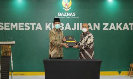 Prof. Dr. H. Noor Achmad, M.A. terpilih menjadi Ketua Badan Amil Zakat Nasional (BAZNAS) RI periode 2020-2025, menggantikan Prof. Dr. Bambang Sudibyo MBA. CA.