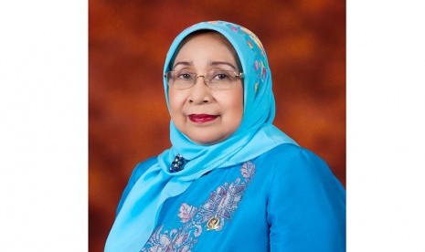 Prof Dr Hj Darmayanti Lubis.