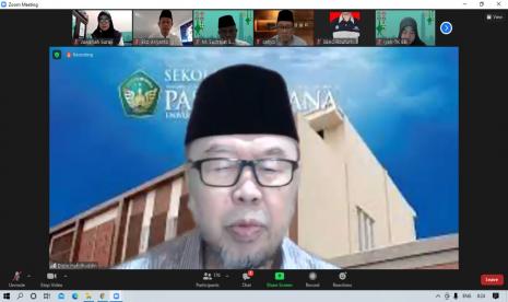 Prof Dr KH Didin Hafidhuddin MS memberikan tausiyah pada acara Halal Bihalal yang diadakan oleh keluarga besar Bosowa School, Jumat (21/5).