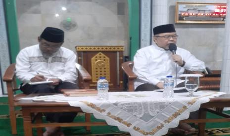  Prof  Dr  KH   Didin Hafidhuddin MS