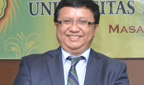 Prof. H. Lincolin Arsyad, M.Sc. Ph.D