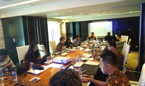 Prof Rokhmin Dahuri mengisi Focus Group Discussion “Hilirisasi Perikanan Wilayah Sulawesi, Maluku, dan Papua” yang digelar Kantor Perwakilan BI Sulsel.