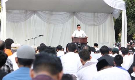 Prof Rokhmin Dahuri menyampaikan materi khutbah Idul Adha.