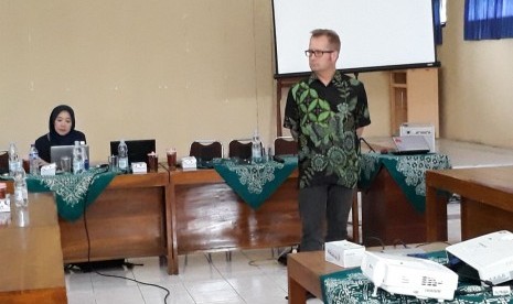 Profesor dari Fakultas Pendidikan Monash University, Melbourne, Australia, Marc Puyn, saat berkunjung ke Kulonprogo, Selasa (12/12) lalu.