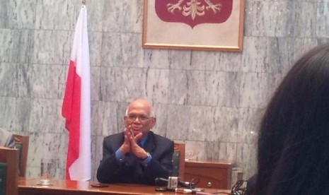 Professor Emeritus Dorodjatun Kuntjoro Jakti during his presentation on Wednesday in Jakarta, about his latest visit to Poland.   