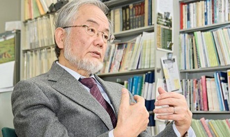   Professor Yoshinori Ohsumi dari Tokyo Institute of Technology telah menerima Penghargaan Nobel dalam bidang Medis untuk penelitiannya tentang autophagy. 