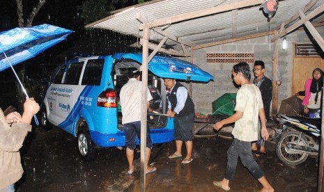 Program ambulans gratis dari LAZ Al Azhar untuk masyarakat yang membutuhkan.