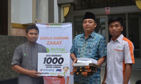 program berbagi kebaikan 1.000 Sarung dan Mukena yang digerakkan oleh Laznas BMH 