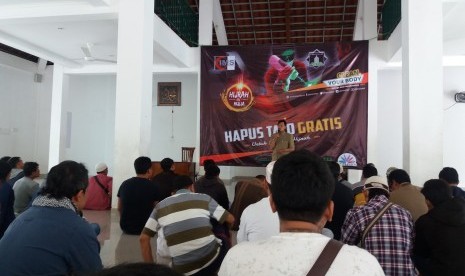 Program hapus tato yang digelar oleh BMH-IMS dan Yayasan Al-Kahfi Hidayatullah.