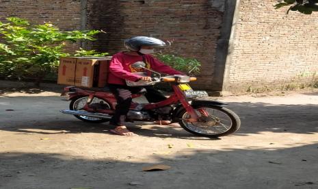 Ulin Nuha merupakan salah satu penerima manfaat dari KUA Sewon, Bantul. Ulin memiliki usaha Opak Gambir yang merupakan makanan ringan khas Blitar dengan merk Omah Mbak Ima.