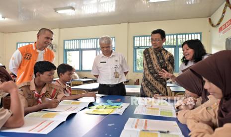 Program Literasi Keuangan untuk siswa SMP