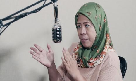 Program Manager of Public & Youth Mobilization Yayasan EcoNusa, Rina Kusuma