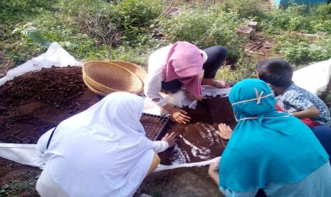 Program pemberdayaan terus dilakukan oleh Rumah Zakat sebagai antisipasi mengurangi pelemahan ekonomi di masyarakat. Selain berdampak terhadap ekonomi, wabah Covid-19 juga bisa berdampak terhadap ketersediaan pangan.