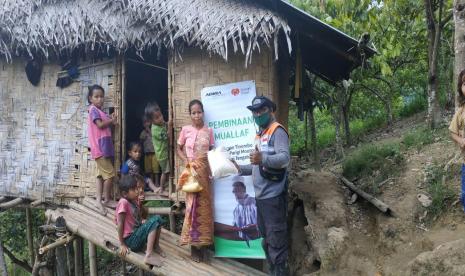 Program Pembinaan bagi para Muallaf terusdiupayakan Rumah Zakat bersama dengan para mitra. Salah satunya program Pembinaan Muallaf yang berkolaborasi dengan Asuransi Adira Syariah.