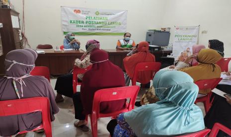 Program Ramah lansia yang ada di Desa Berdaya Manggungsari, Kecamatan Weleri, Kabupaten Kendal, Jawa Tengah, UPZ Permata Bank Syariah bersama Rumah Zakat memberikan pelatihan kepada kader lansia yang ada di desa tesebut, sehingga nantinya mereka mampu menjadi kader lansia yang professional. 