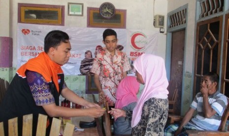 Program Siaga Sehat yang diadakan Rumah Zakat bersama Bulan Sabit Merah Indonesia.