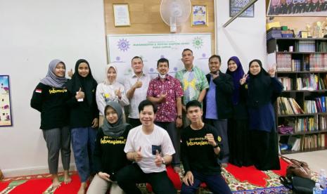 Program Studi D4 Analis Kesehatan Fakultas Farmasi dan Sains  Uhamka  menggelar program Pengabdian Kepada Masyarakat (PKM) Internasional berupa kegiatan edukasi kesehatan untuk warga Indonesia, khususnya para pekerja migran, di Pimpinan Ranting Istimewa Muhammadiyah Kepong, Kuala Lumpur, Malaysia, beberapa waktu lalu.