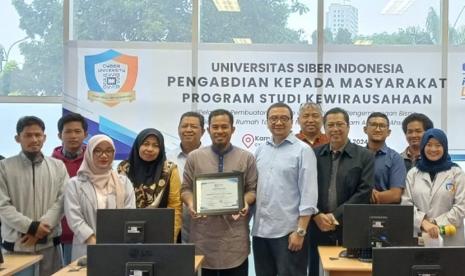 Program Studi Digital Entrepreneur/Kewirausahaan Cyber University, telah sukses melaksanakan Pengabdian kepada Masyarakat (PkM) dengan tema Pelatihan Pembuatan Website dalam Rangka Pengembangan Bisnis Bagi Guru Rumah Tahfidz An Nash Yayasan Islam An Nash Ahsan.